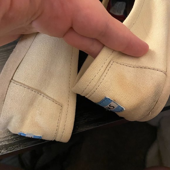 TOM's Canvas Slip Ons - Picture 8 of 9